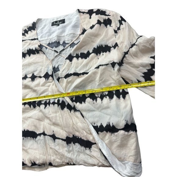 Lulus Women's‎ Cream and Black Blouse | D1 - Picture 6 of 7